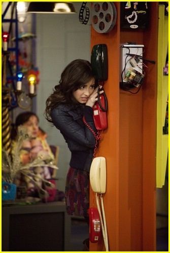 allisyn-arm-prop-house-01