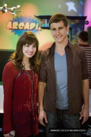 sonny-with-a-chance-of-dating